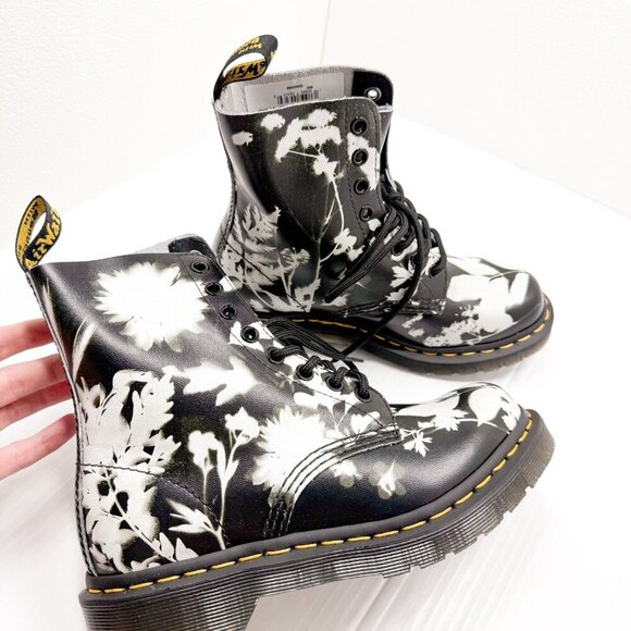Dr. Martens 1460 Pascal Boots Women's 6 Multi Phantom Floral Lace Up Combat NIB - Picture 4 of 14